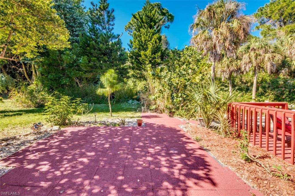 LITTLE STONE COURT - Residential