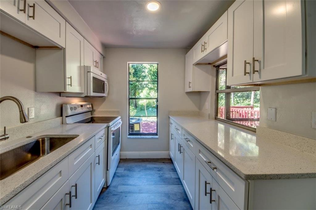 LITTLE STONE COURT - Residential