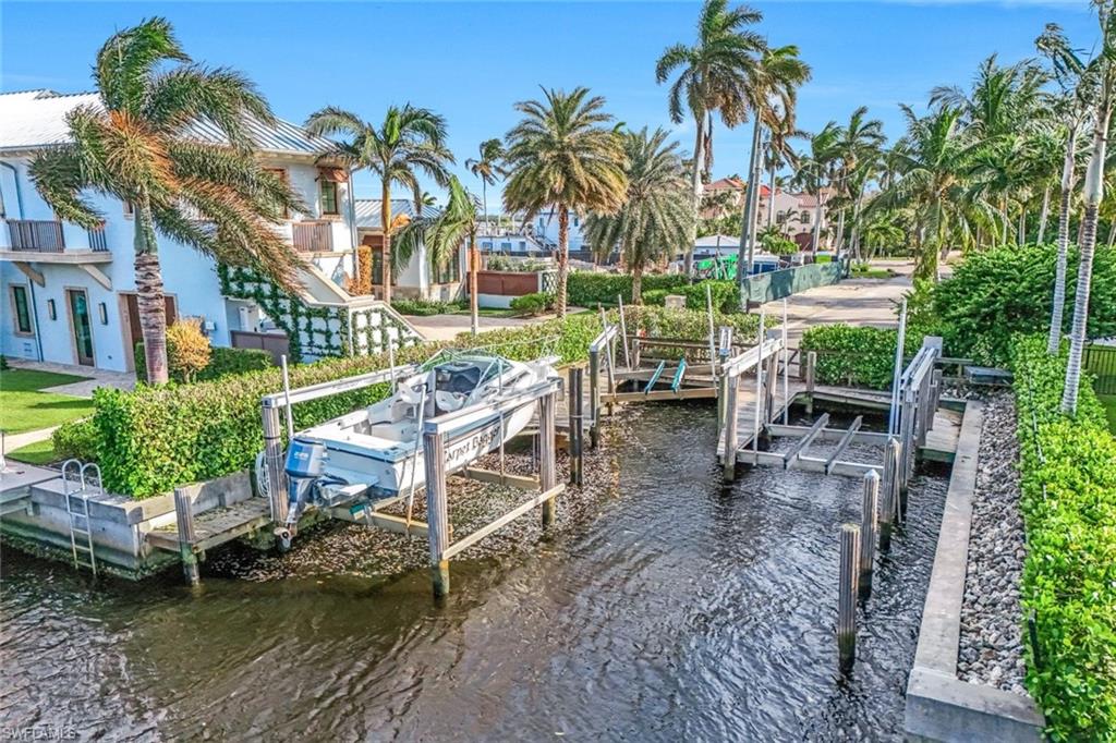 AQUALANE SHORES - Residential