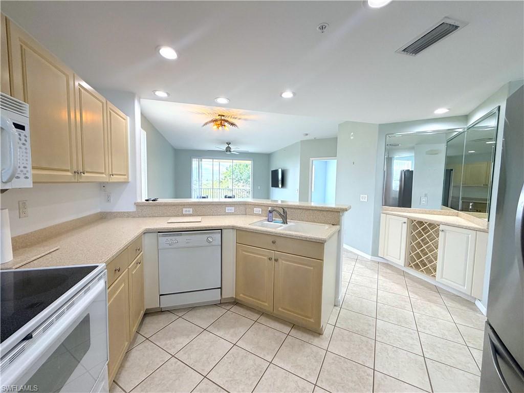 BANYAN TRACE - Residential Lease