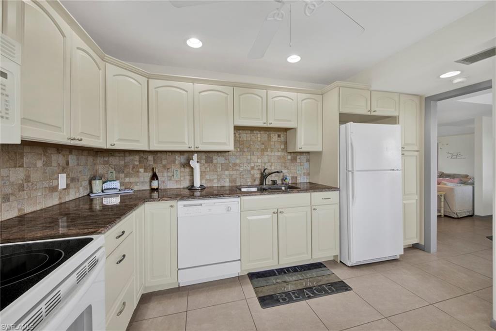 GLADES COUNTRY CLUB - Residential