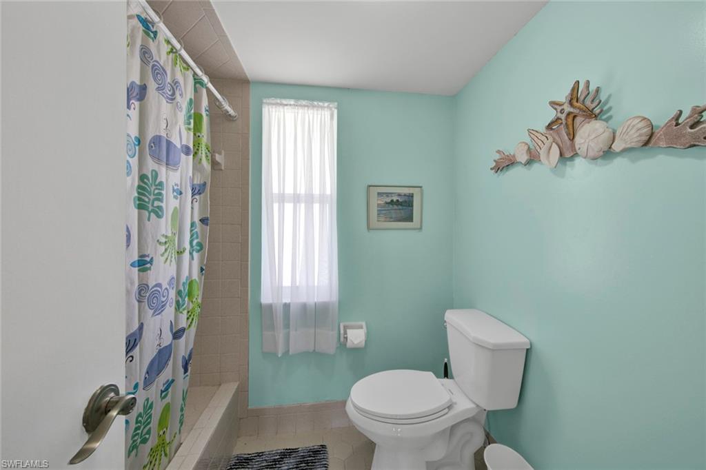 GLADES COUNTRY CLUB - Residential