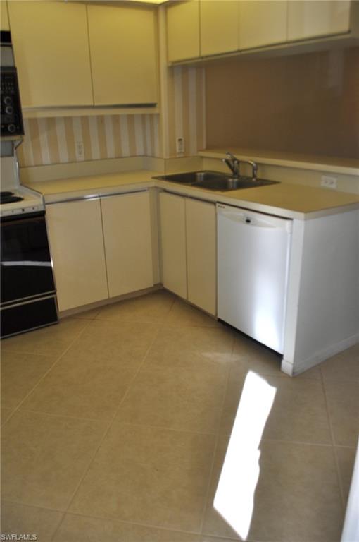 NAPLES BATH AND TENNIS CLUB - Residential
