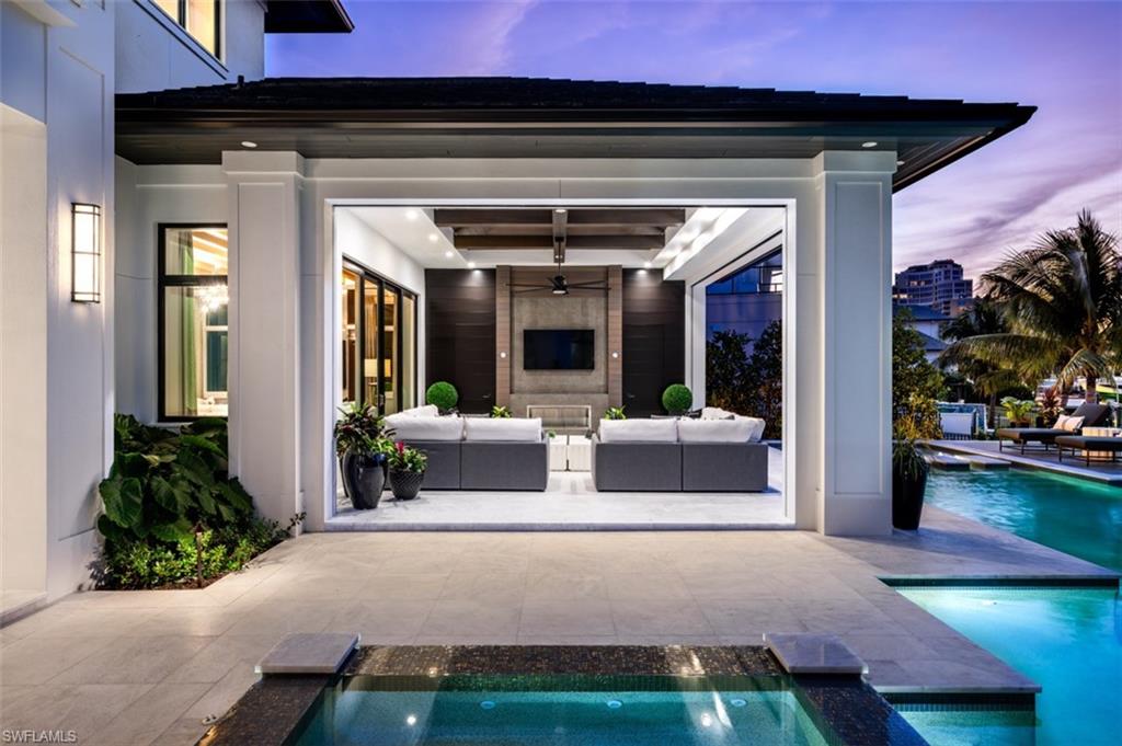 PARK SHORE - Residential