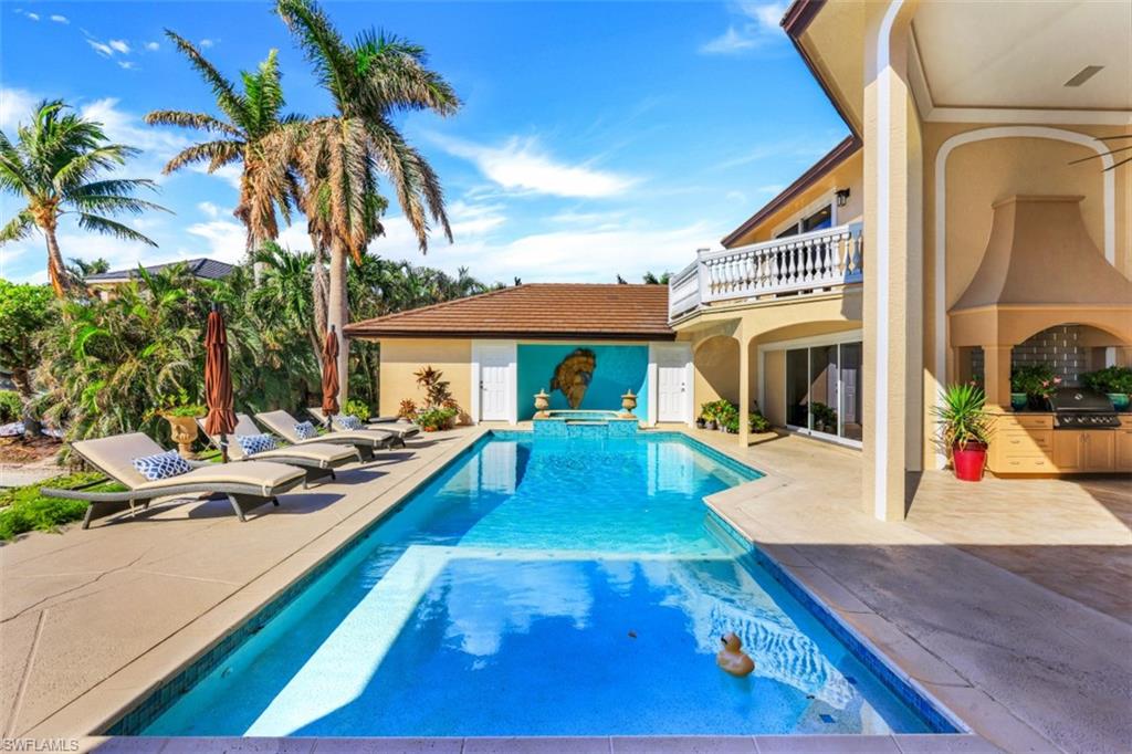 MARCO BEACH - Residential