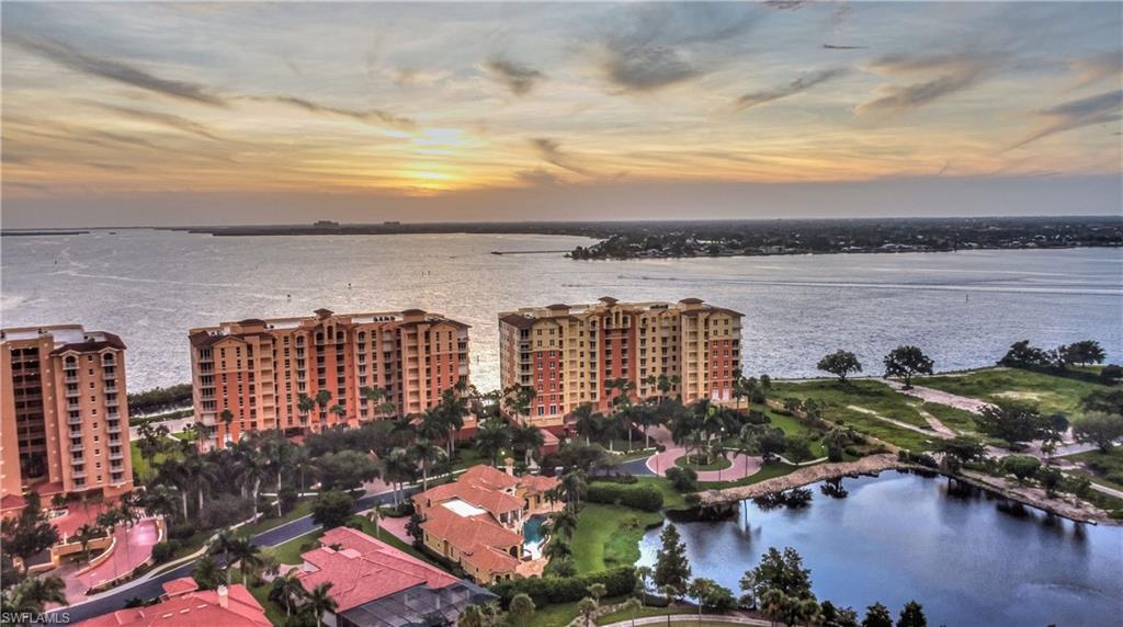 THE SHORES - Residential