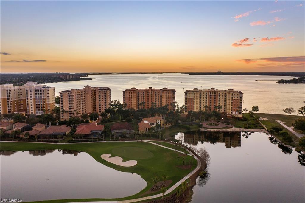 THE SHORES - Residential