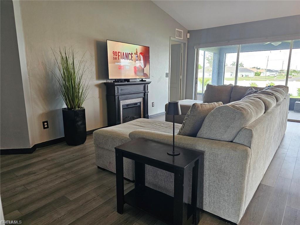 CAPE CORAL - Residential