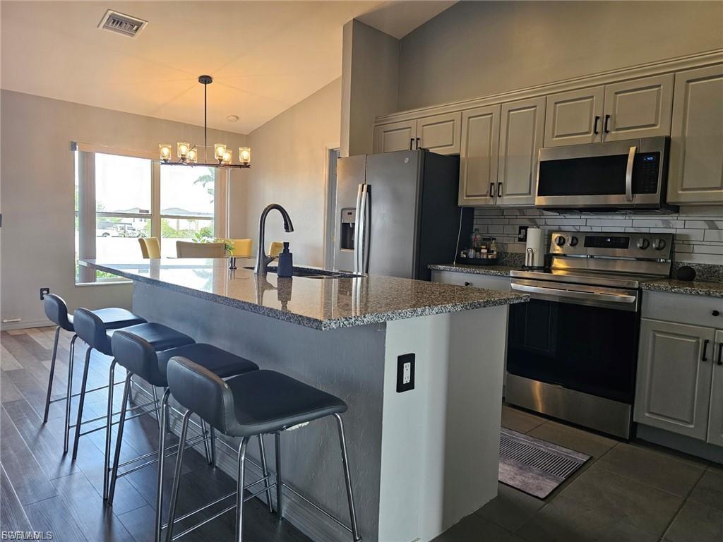 CAPE CORAL - Residential