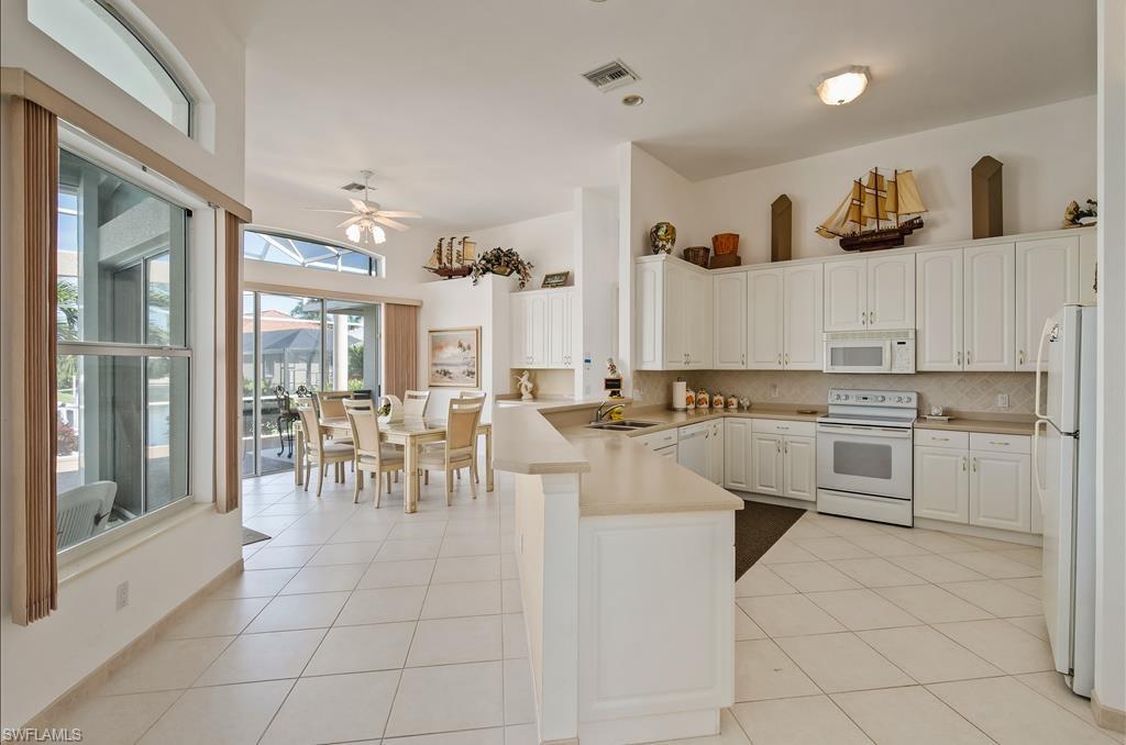 MARCO BEACH - Residential