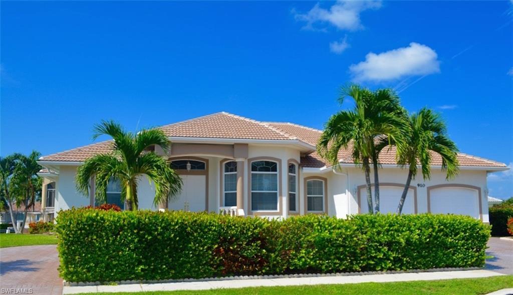 MARCO BEACH - Residential