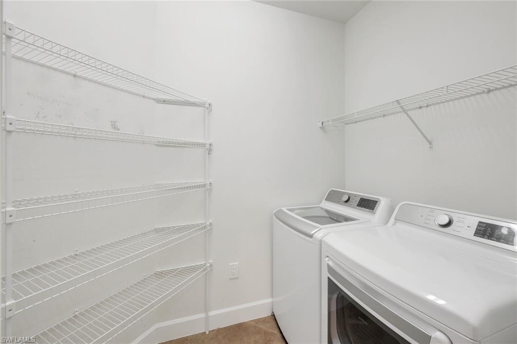 CAMDEN LAKES - Residential