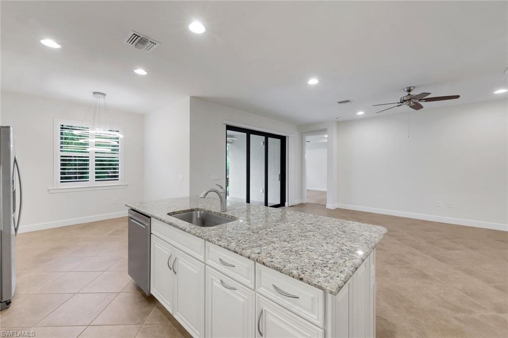 CAMDEN LAKES - Residential