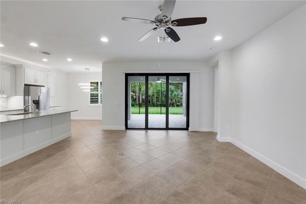 CAMDEN LAKES - Residential