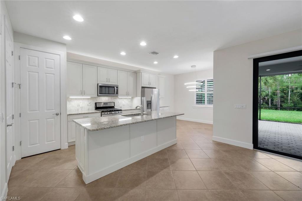 CAMDEN LAKES - Residential