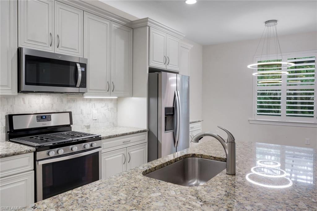 CAMDEN LAKES - Residential