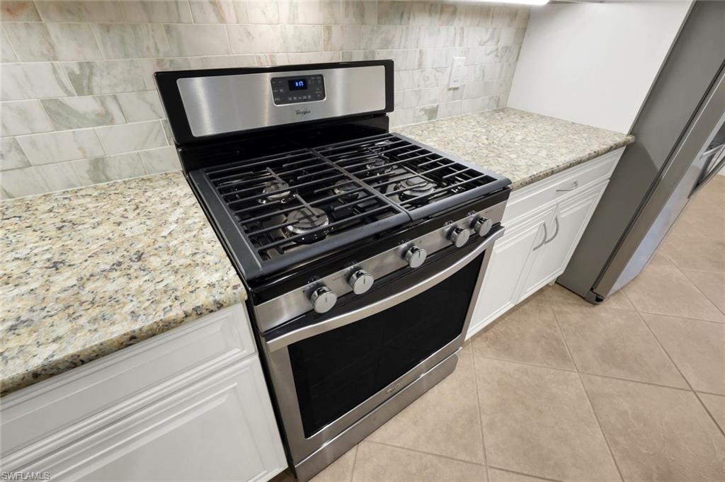 CAMDEN LAKES - Residential