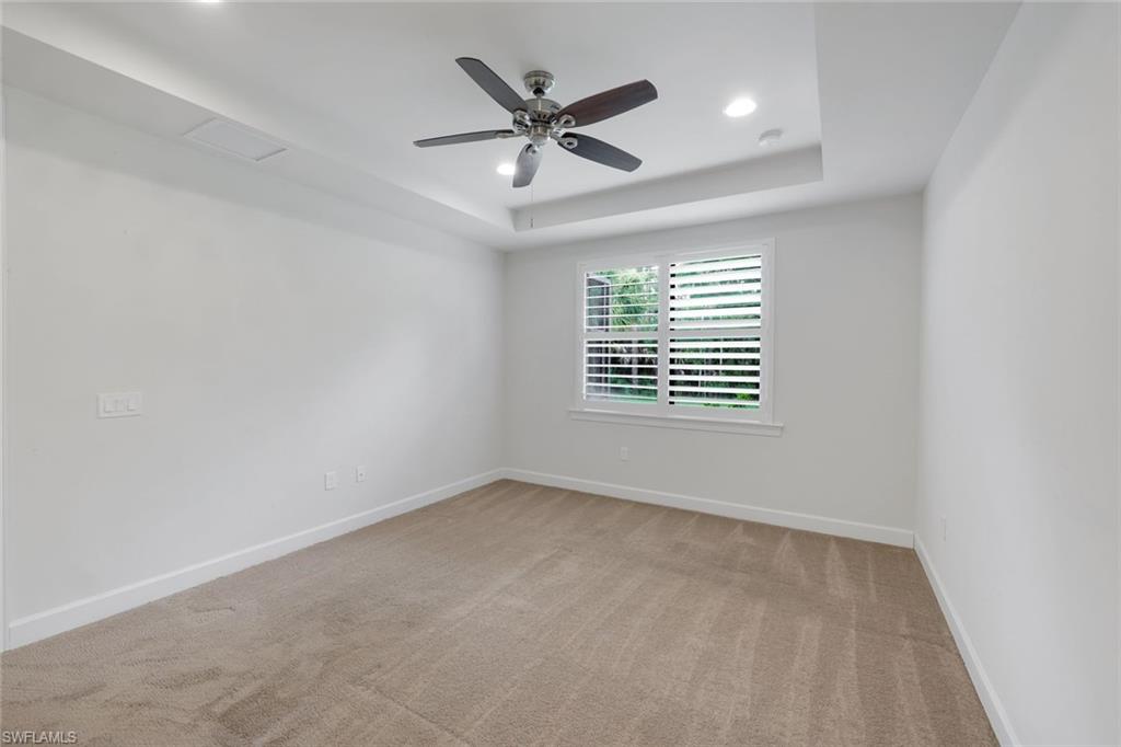 CAMDEN LAKES - Residential