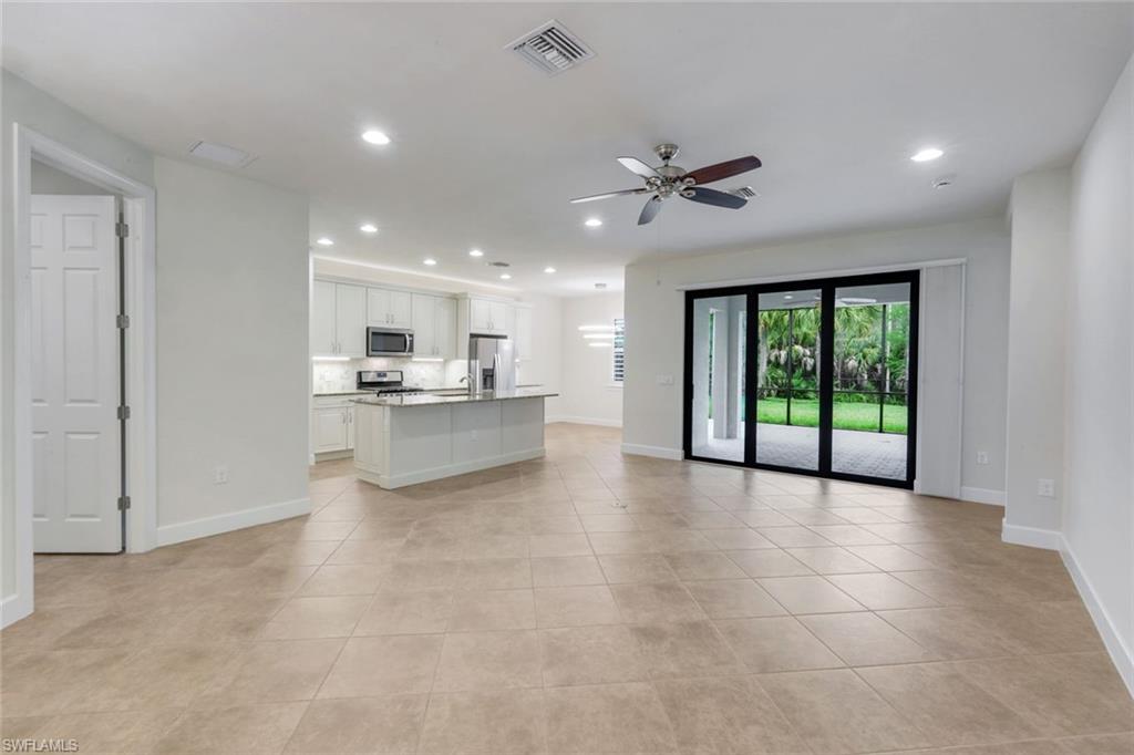 CAMDEN LAKES - Residential