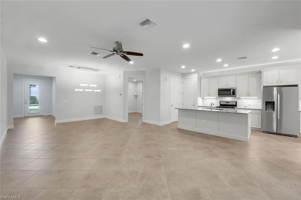 CAMDEN LAKES - Residential