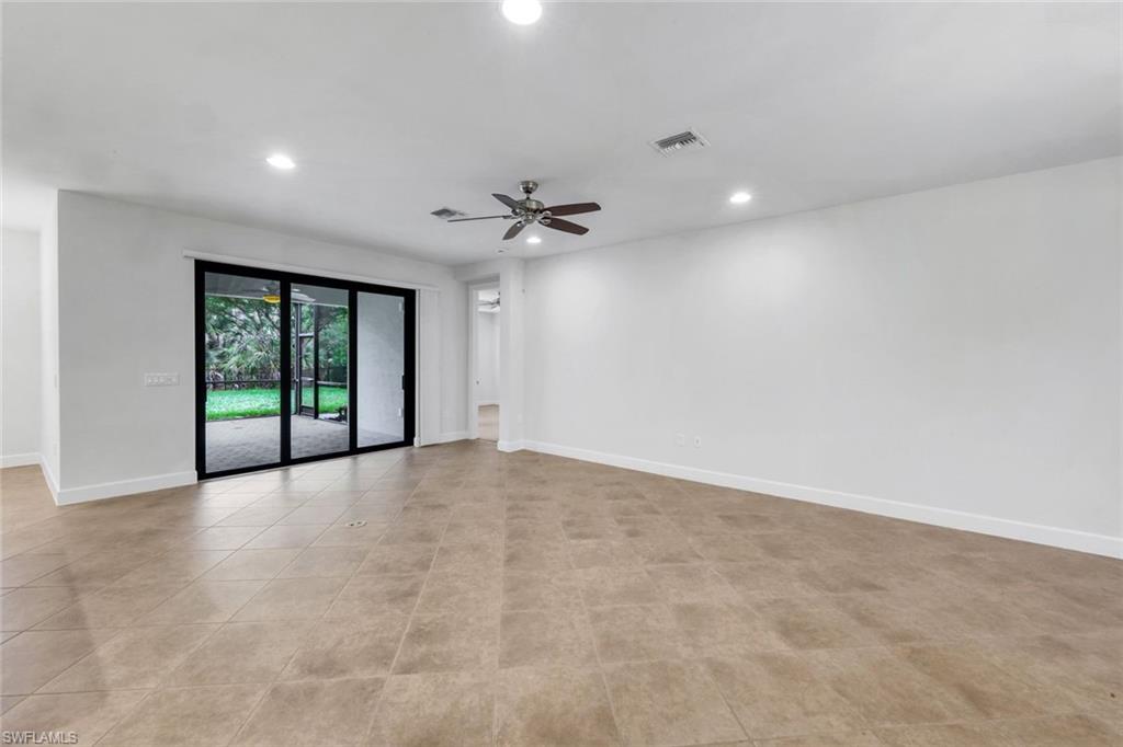 CAMDEN LAKES - Residential