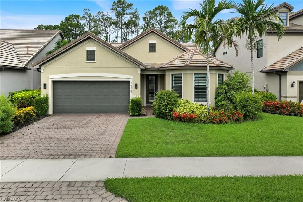 CAMDEN LAKES - Residential