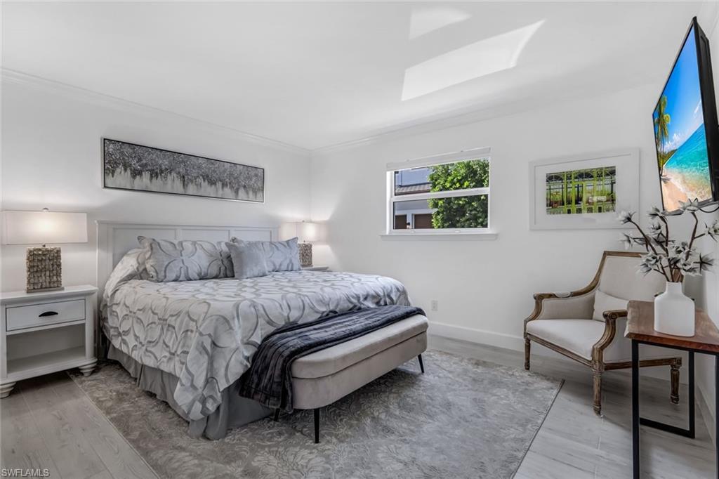 960 ON SEVENTH - Residential