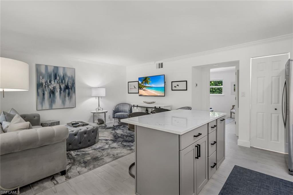 960 ON SEVENTH - Residential
