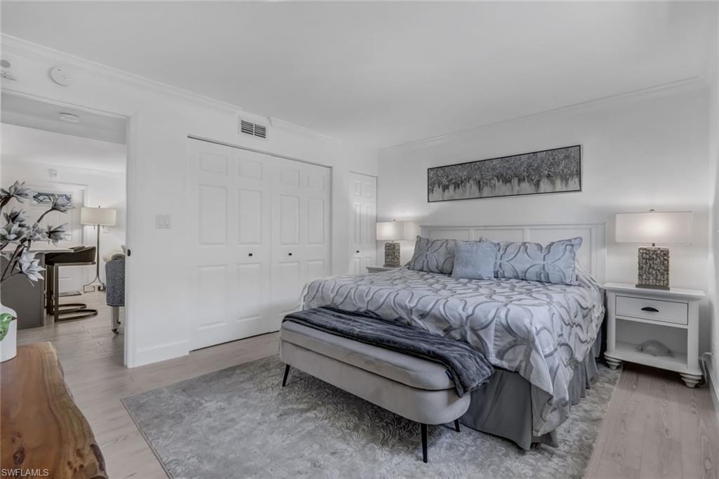 960 ON SEVENTH - Residential