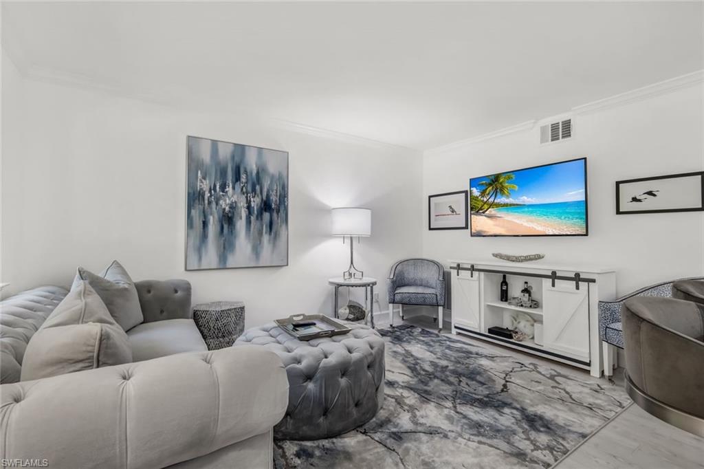 960 ON SEVENTH - Residential