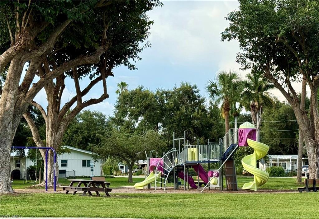 PALMLEE PARK - Residential