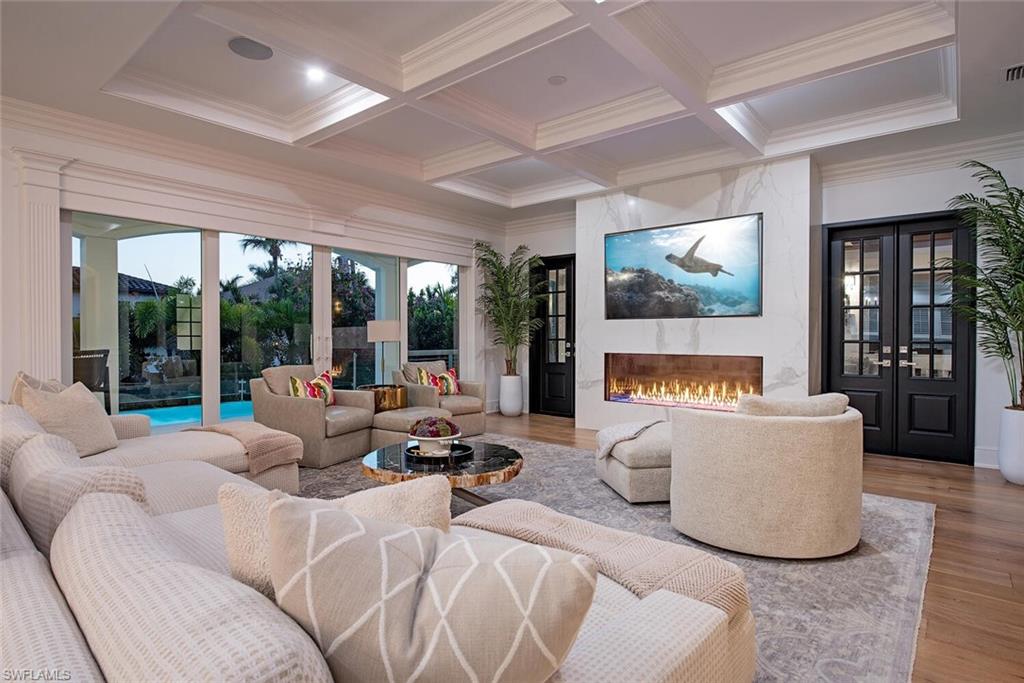 OLDE NAPLES - Residential