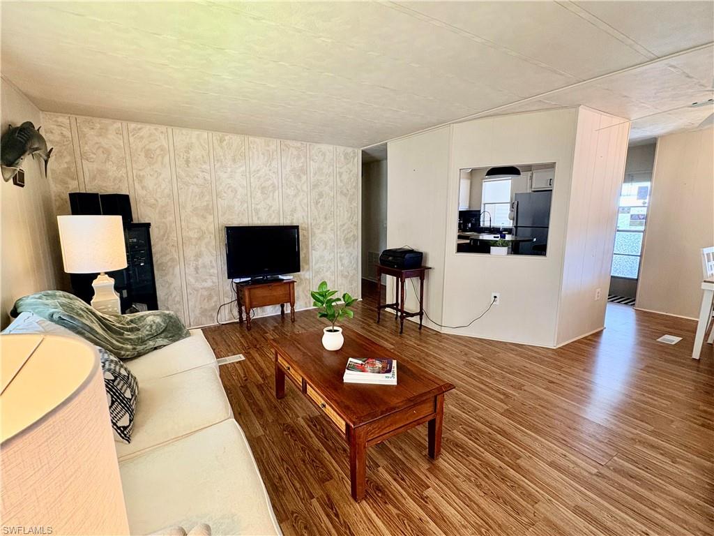 LAUREL ESTATES MOBILE HOME VIL - Residential