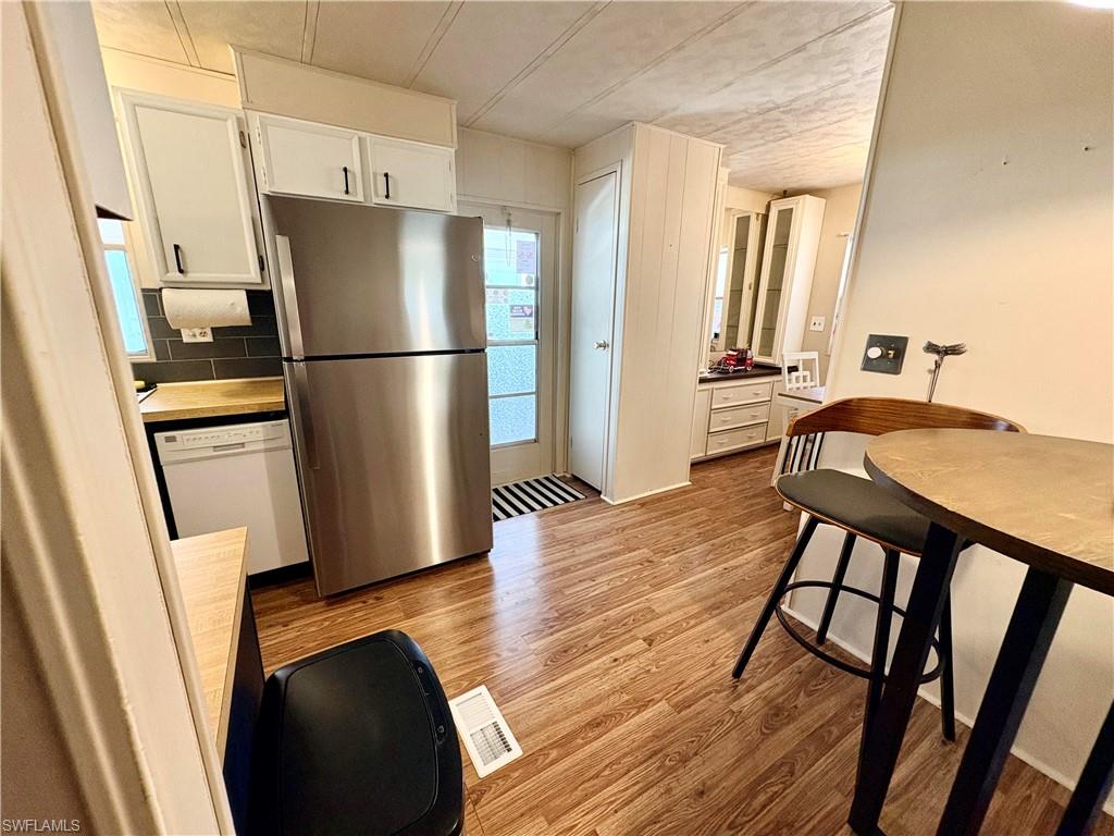 LAUREL ESTATES MOBILE HOME VIL - Residential