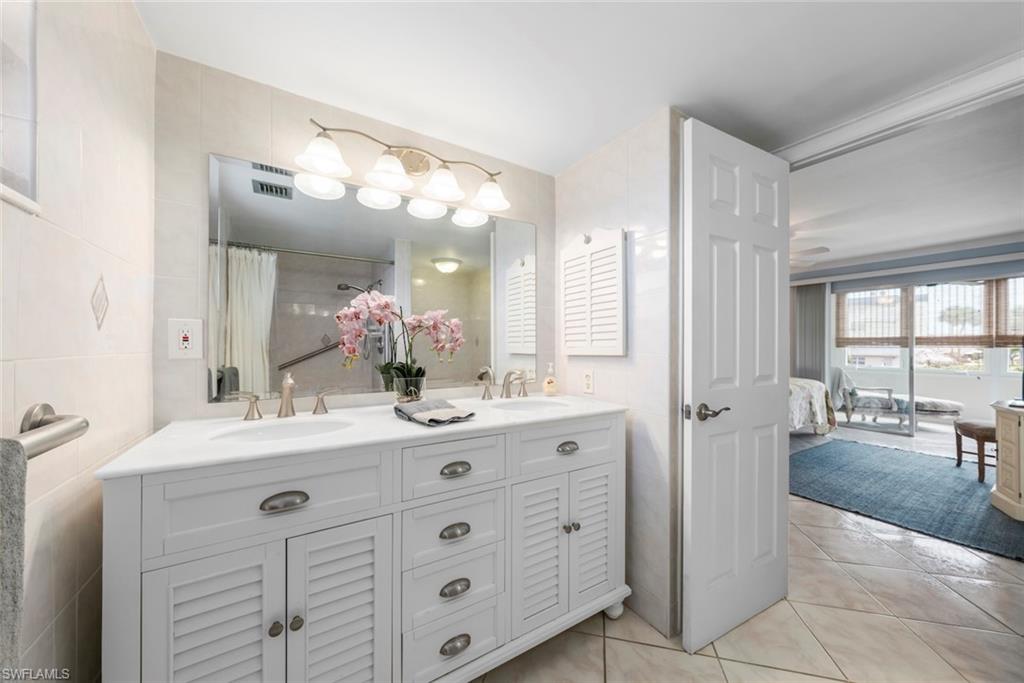 SEVEN LAKES - Residential