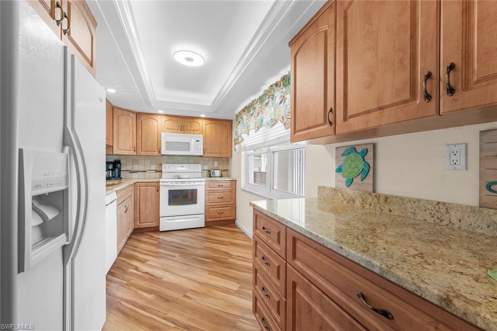 SEVEN LAKES - Residential