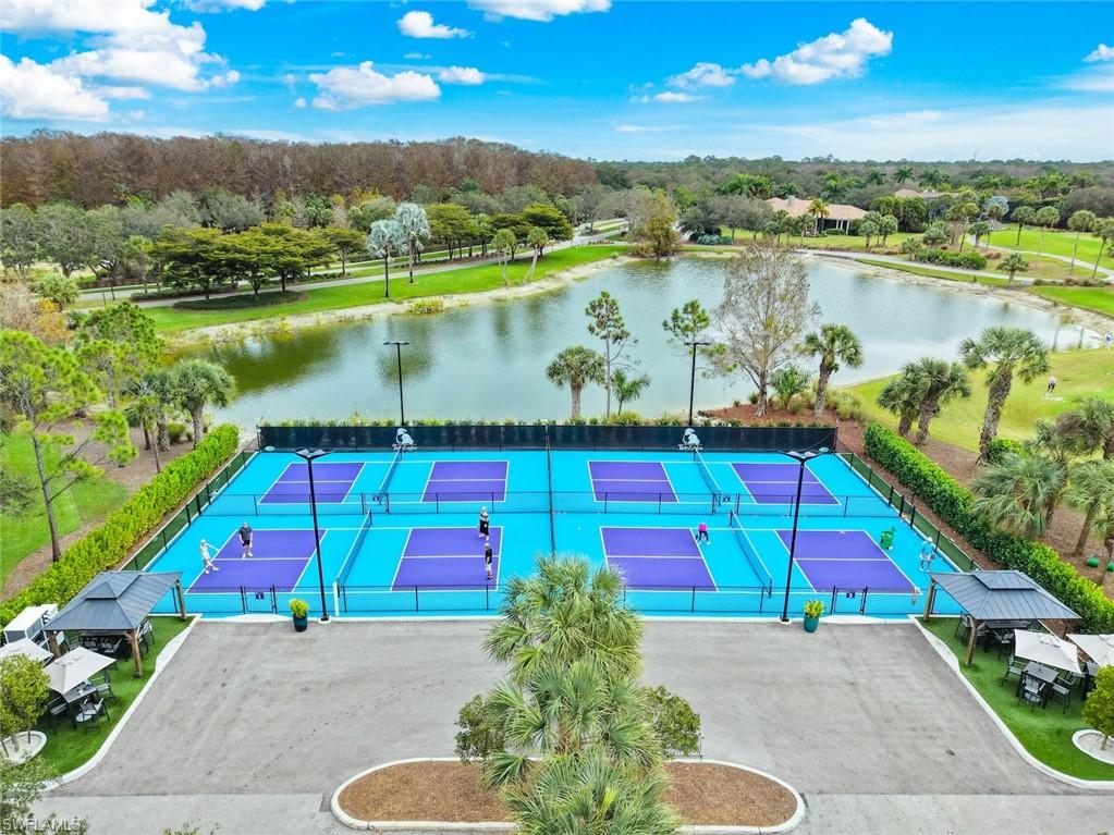 TWIN EAGLES - Residential