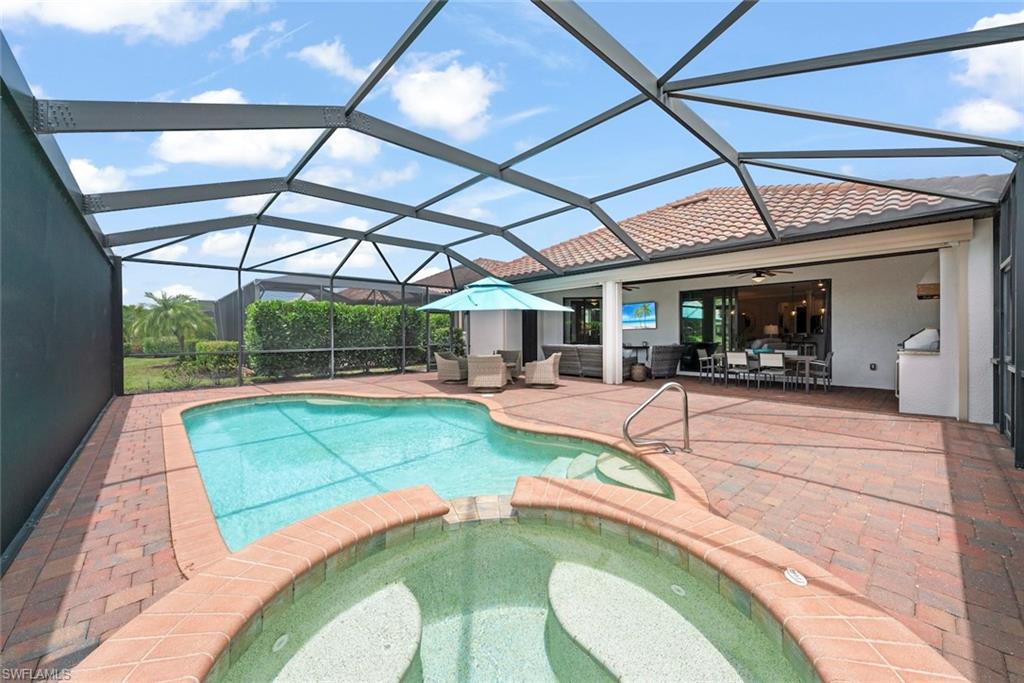 TWIN EAGLES - Residential