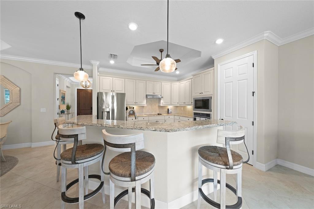 TWIN EAGLES - Residential