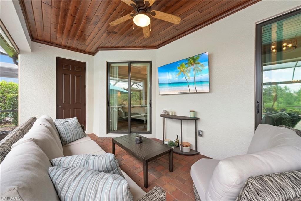 TWIN EAGLES - Residential