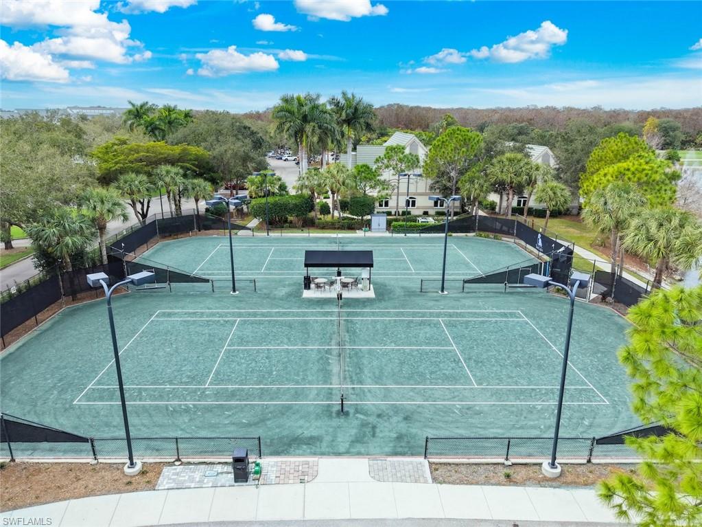 TWIN EAGLES - Residential