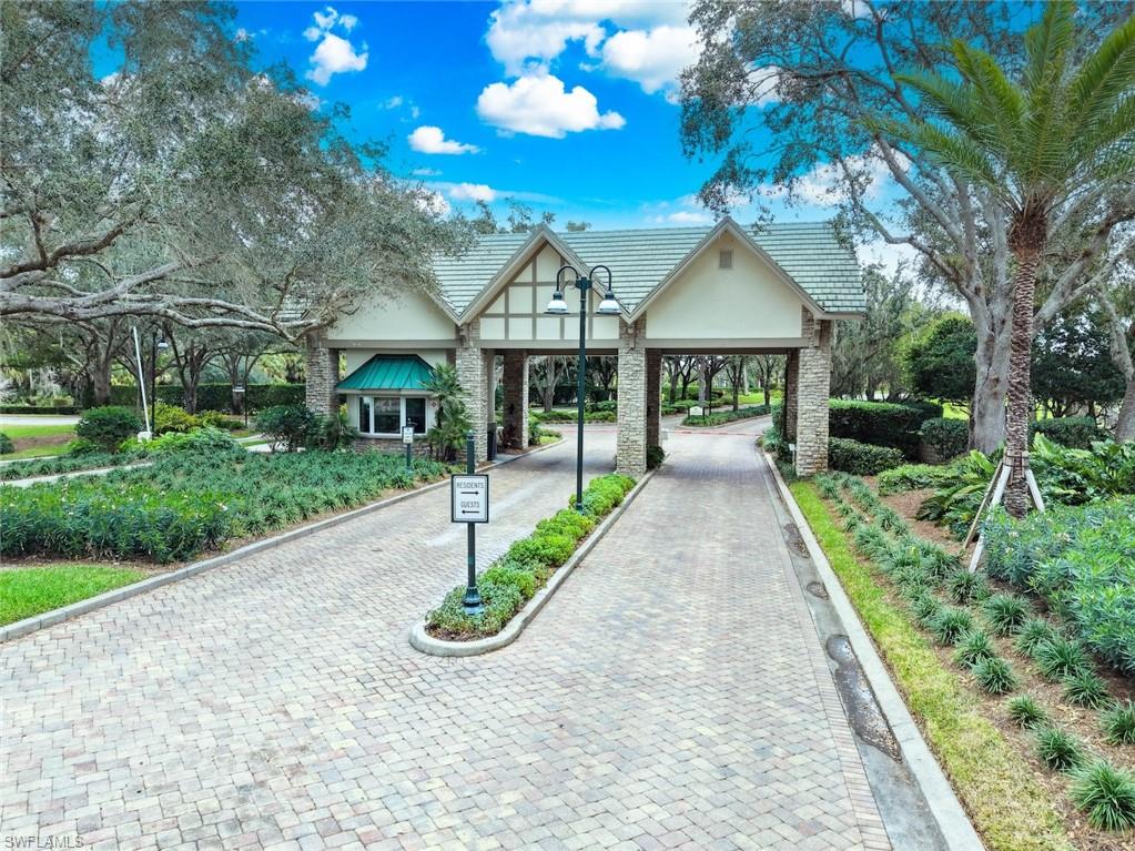 TWIN EAGLES - Residential