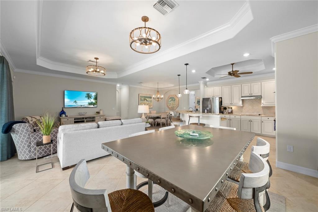 TWIN EAGLES - Residential