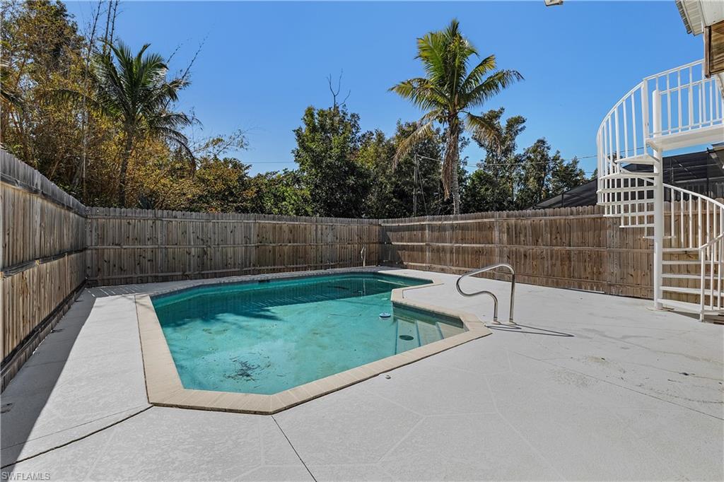 CAPTAINS COVE - Residential