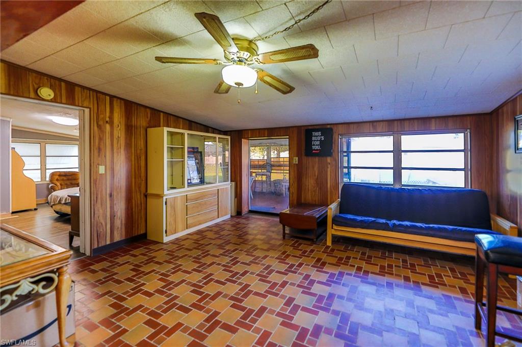 BERTS BAYSHORE MANOR - Residential