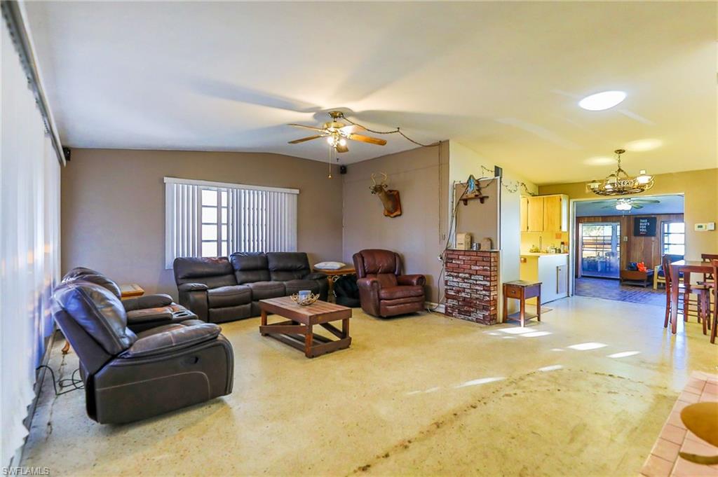 BERTS BAYSHORE MANOR - Residential