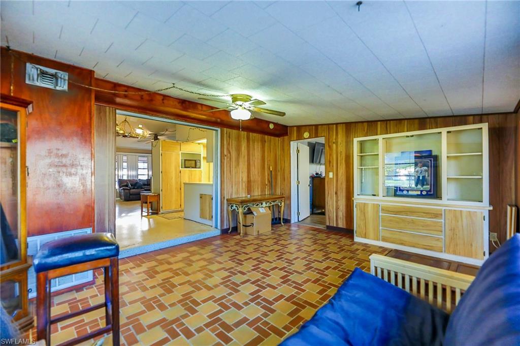 BERTS BAYSHORE MANOR - Residential