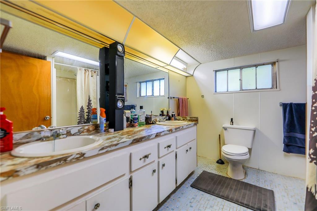 BERTS BAYSHORE MANOR - Residential