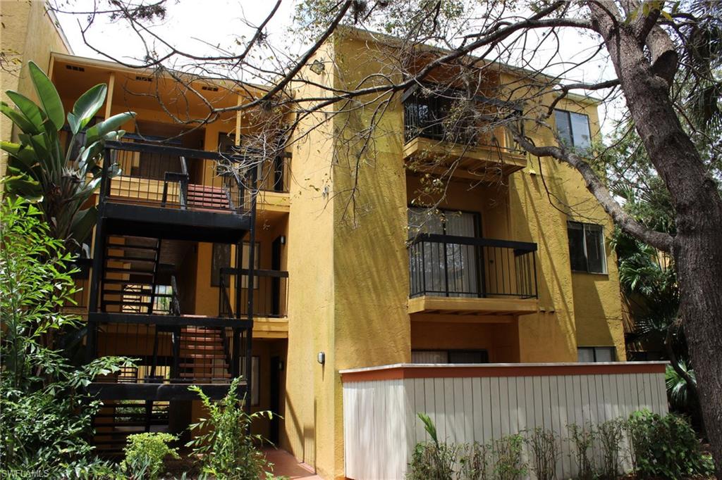 ***INVESTORS PROPERTY - USD 650 MONTHLY RENT - 7,800 P.A. RETURN*** NEW TENANT IN PLACE WITH 12 MONTH LEASE AGREEMENT*** VERY NICE AND QUITE 2/2 CONDO IN CENTRAL BUT QUIET AREA*** TILED FLOOR EXCEPT BEDROOMS***NEW OUTSIDE A/C UNIT,***ALL APPLIANCES IN PLACE AND READY FOR A NEW OWNER/INVESTOR***AGENTS PLEASE SEE CONFIDENTIALS***