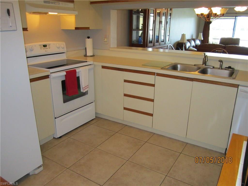 DEAUVILLE LAKE CLUB - Residential